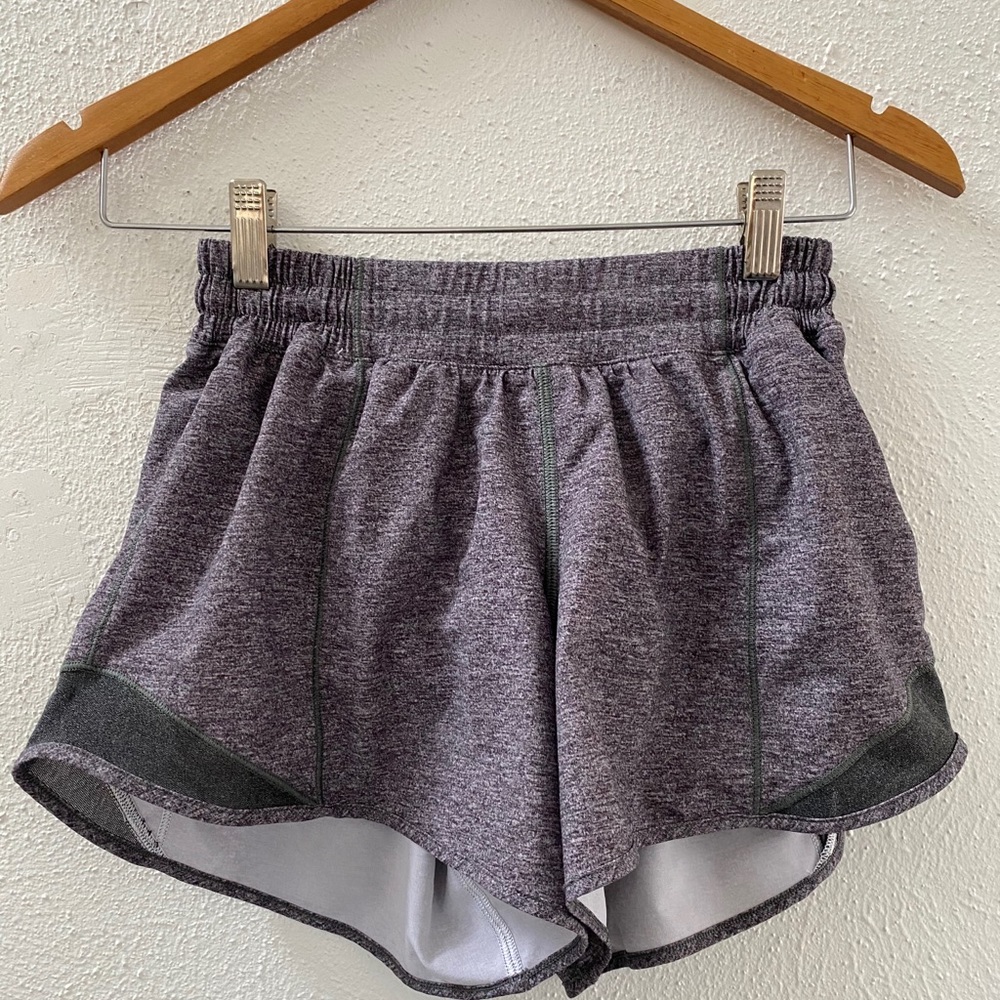 Lululemon hotty hot shorts 4” / size 4